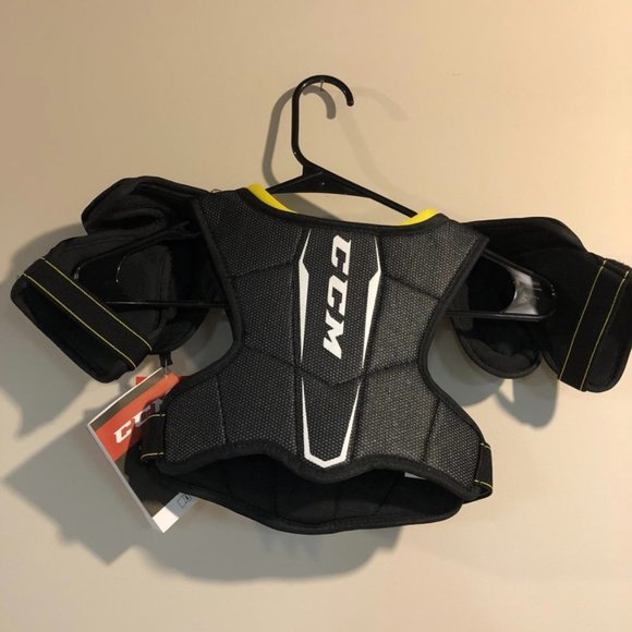 CCM Tacks 9550 Youth Shoulder Pads - Picture 3 of 11